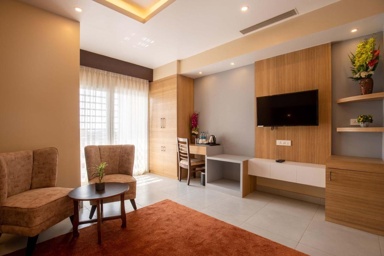 Hotel Palm International Butwal ภายนอก รูปภาพ
