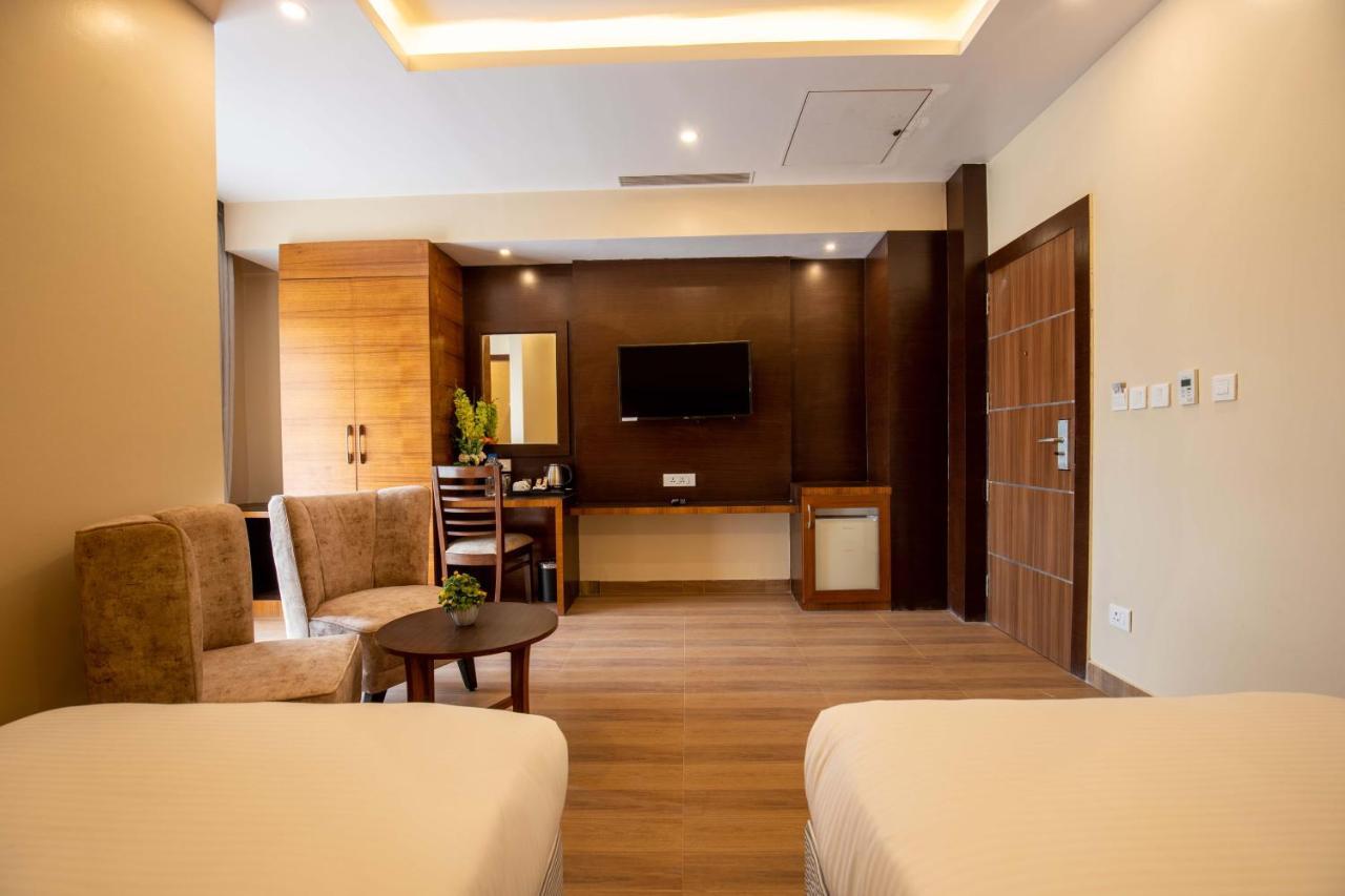 Hotel Palm International Butwal ภายนอก รูปภาพ