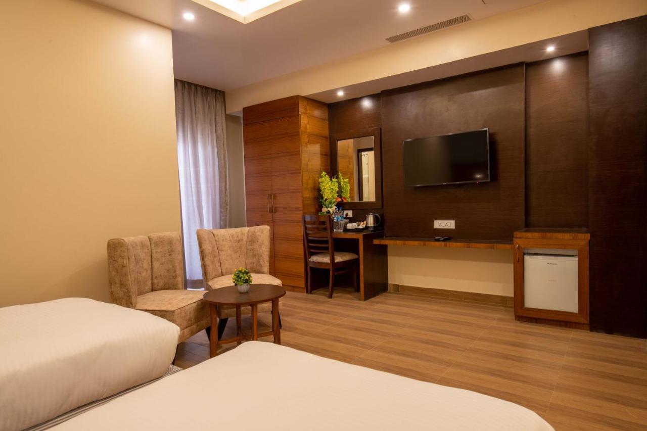 Hotel Palm International Butwal ภายนอก รูปภาพ