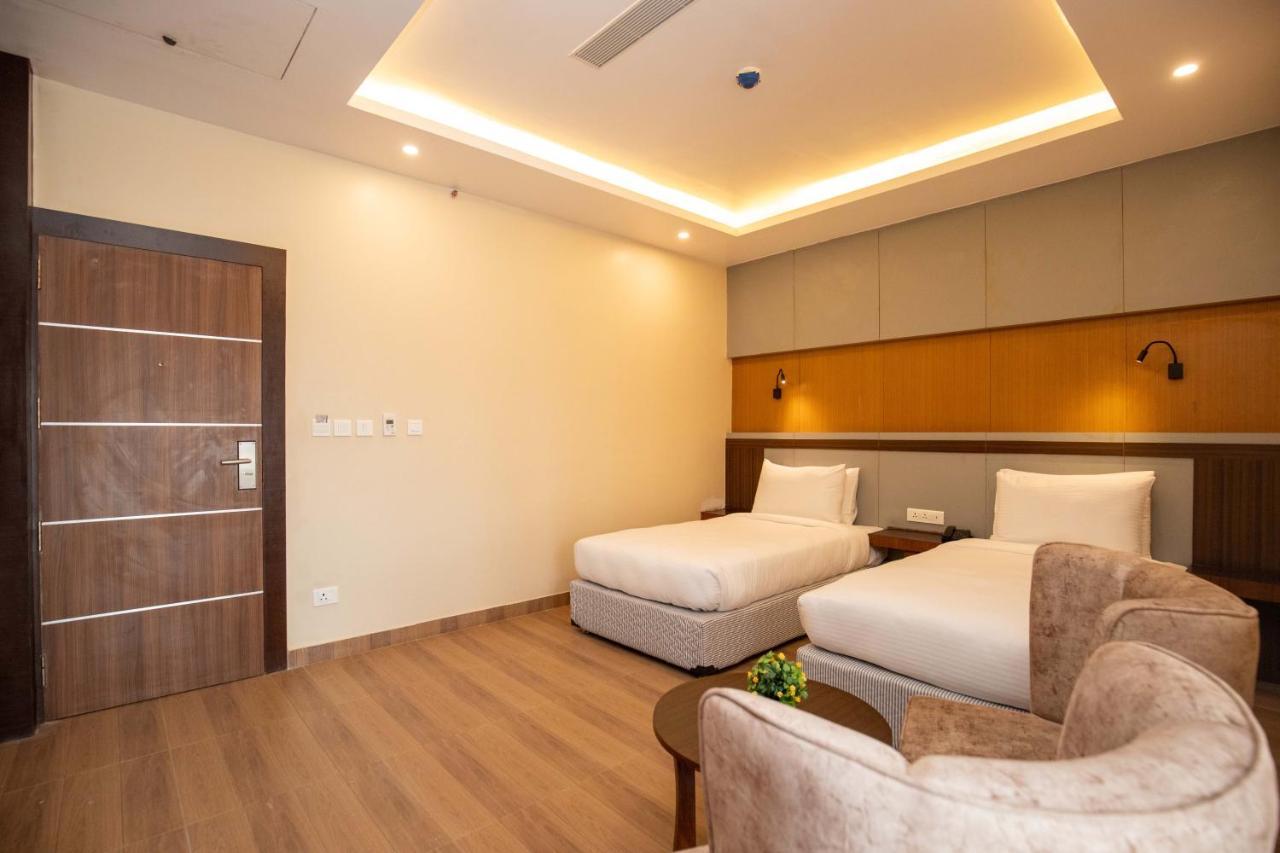 Hotel Palm International Butwal ภายนอก รูปภาพ