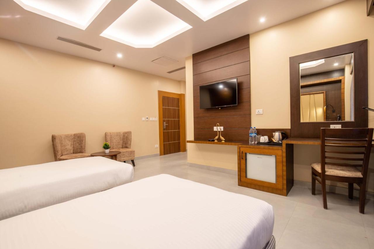 Hotel Palm International Butwal ภายนอก รูปภาพ