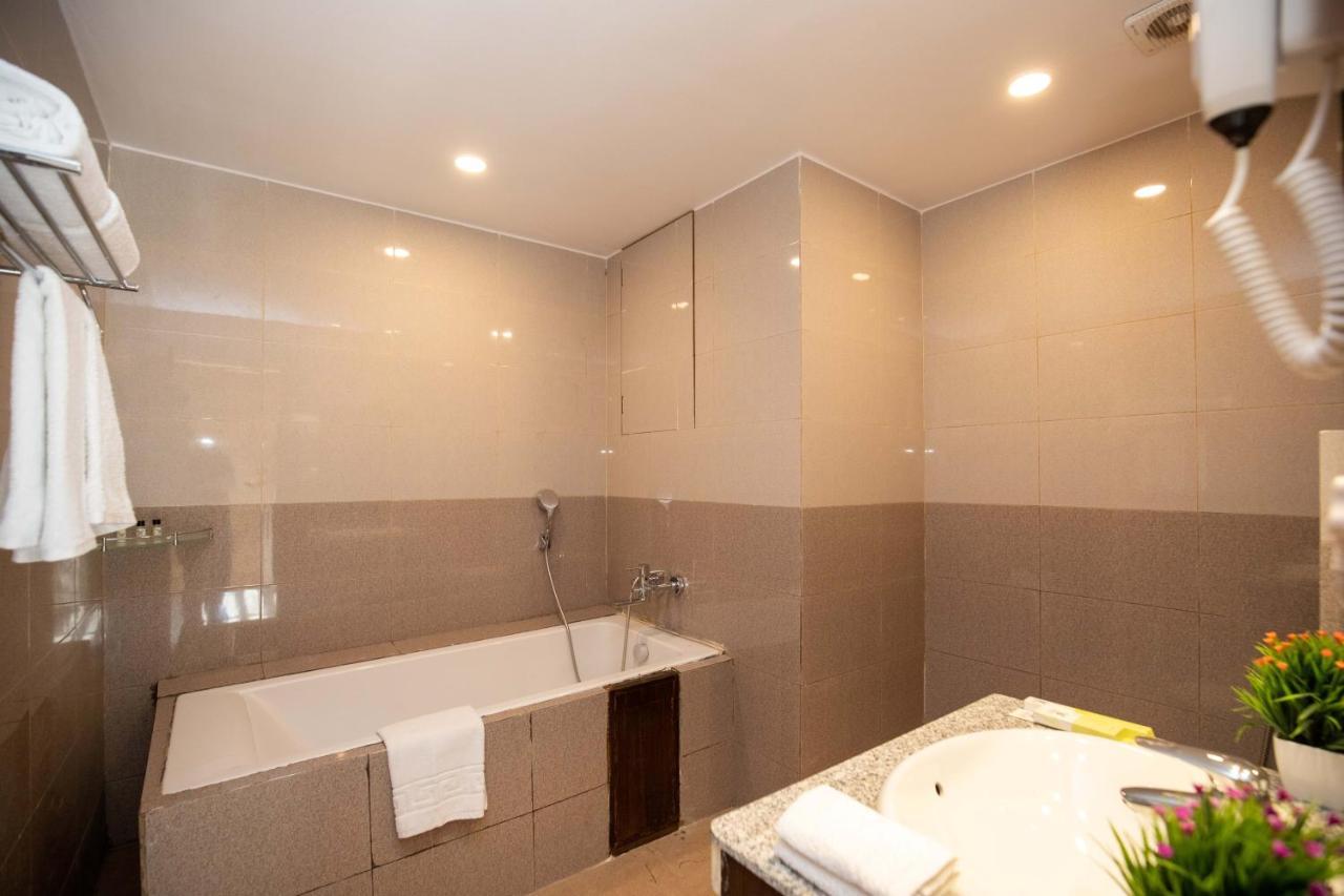 Hotel Palm International Butwal ภายนอก รูปภาพ