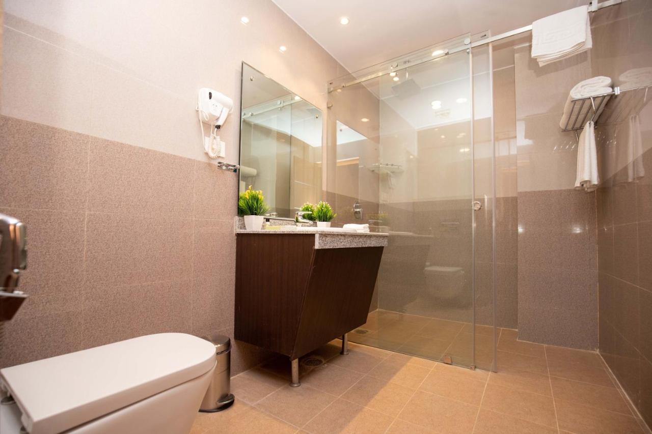 Hotel Palm International Butwal ภายนอก รูปภาพ