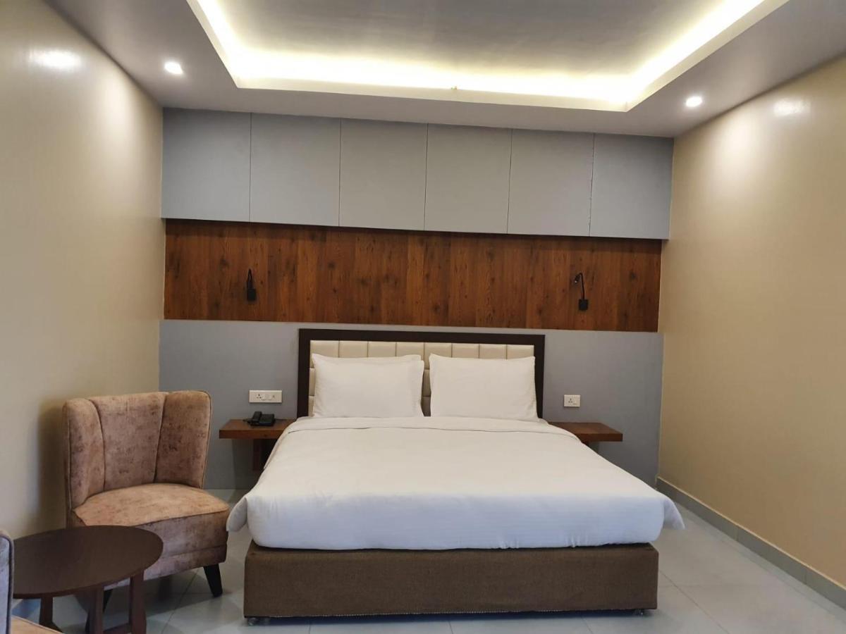 Hotel Palm International Butwal ภายนอก รูปภาพ
